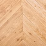 zoom parquet point de hongrie en chene massif