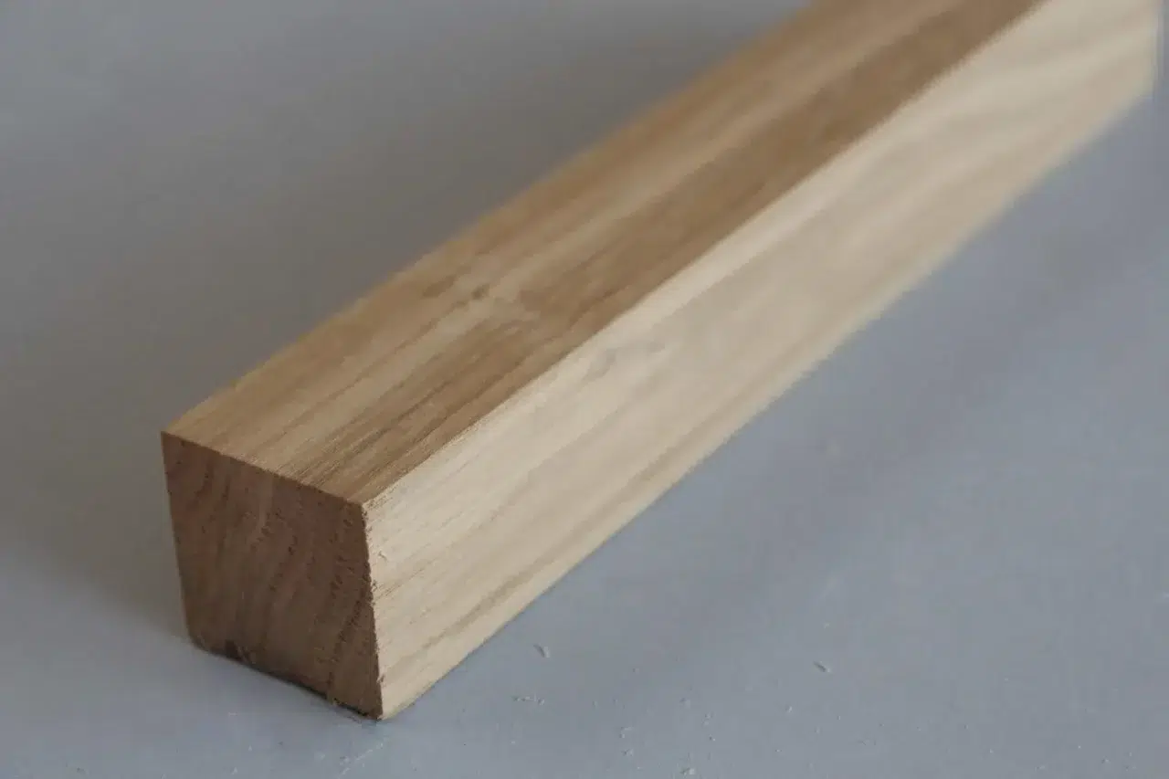 Tasseau bois 34 x 34 mm