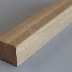 Tasseau bois 34 x 34 mm