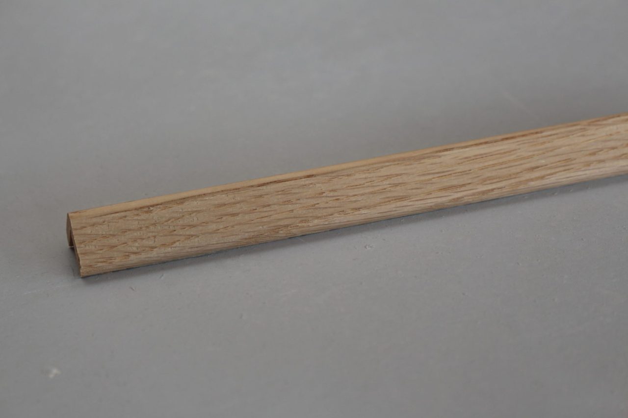 Baguette d'angle 21 x 21 mm en chene massif