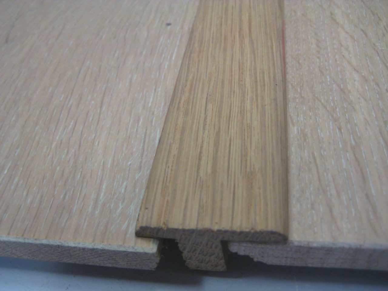 Barre de jonction 14 x 35 mm en chene massif