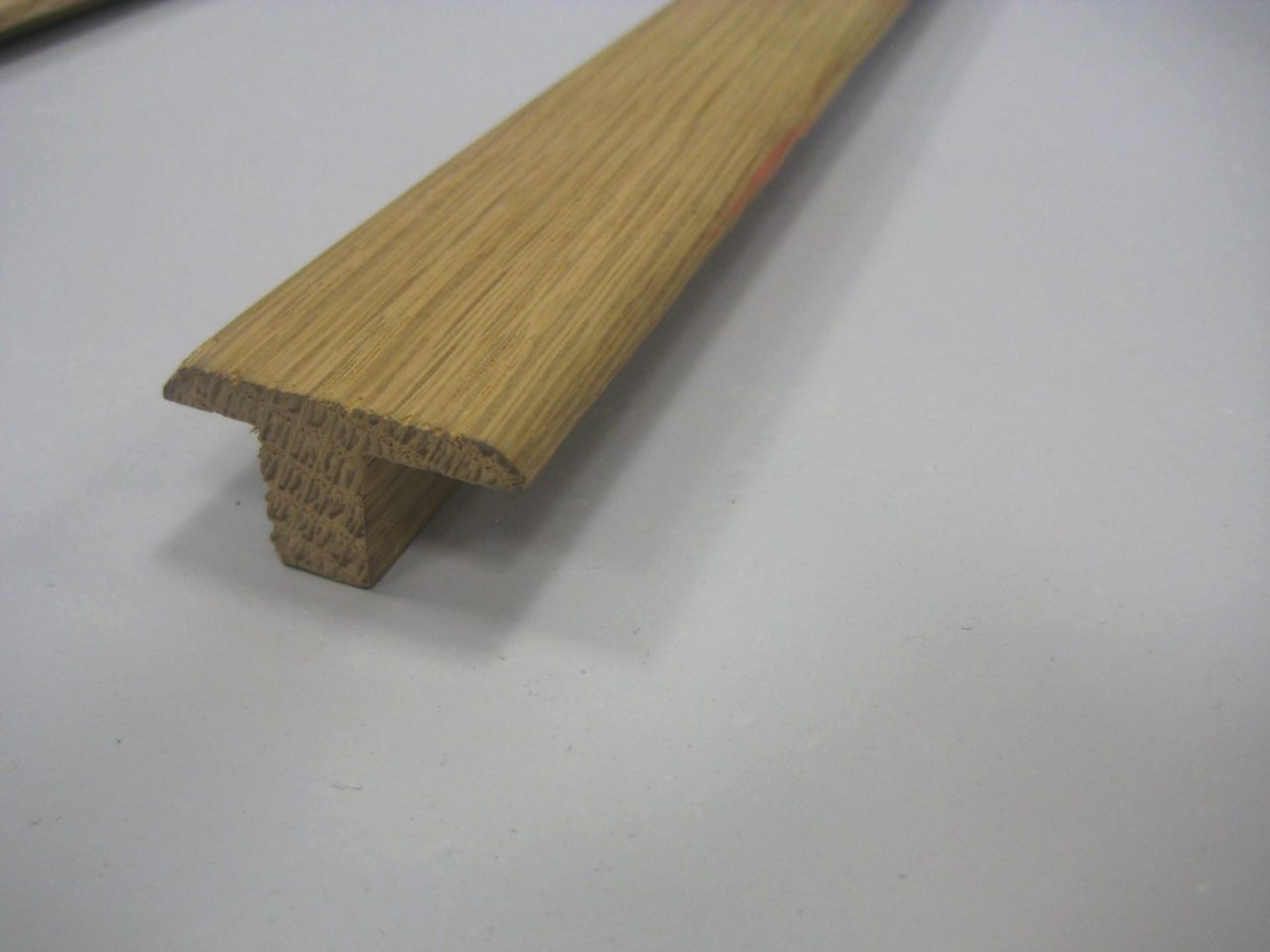 Barre de seuil à recouvrement en chene 21 x 35 mm