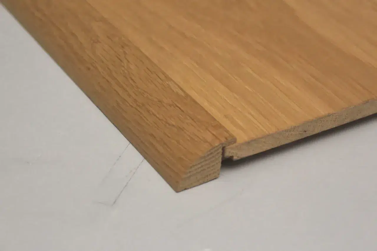 Barre de seuil 18 x 35 mm à recouvrement