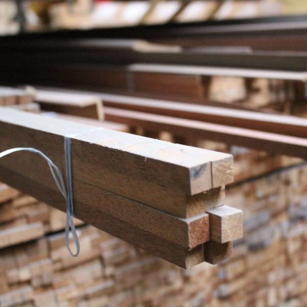 Carrelets en bois exotique masif 17 x 17 mm
