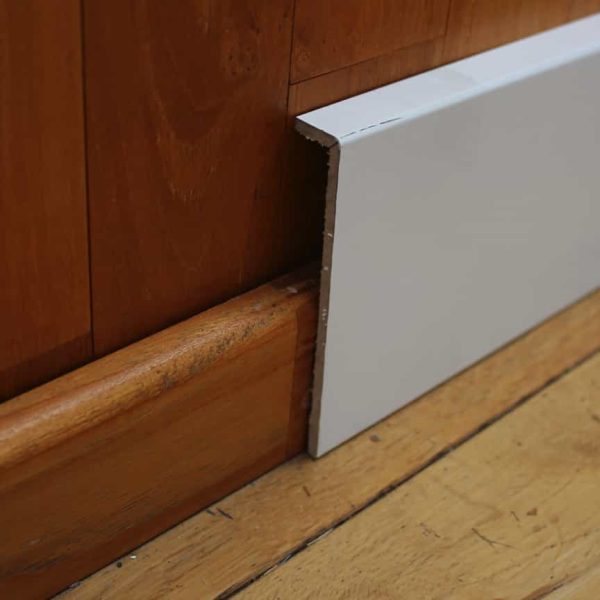 Surplinthe blanche de rénovation 20 x 119 mm