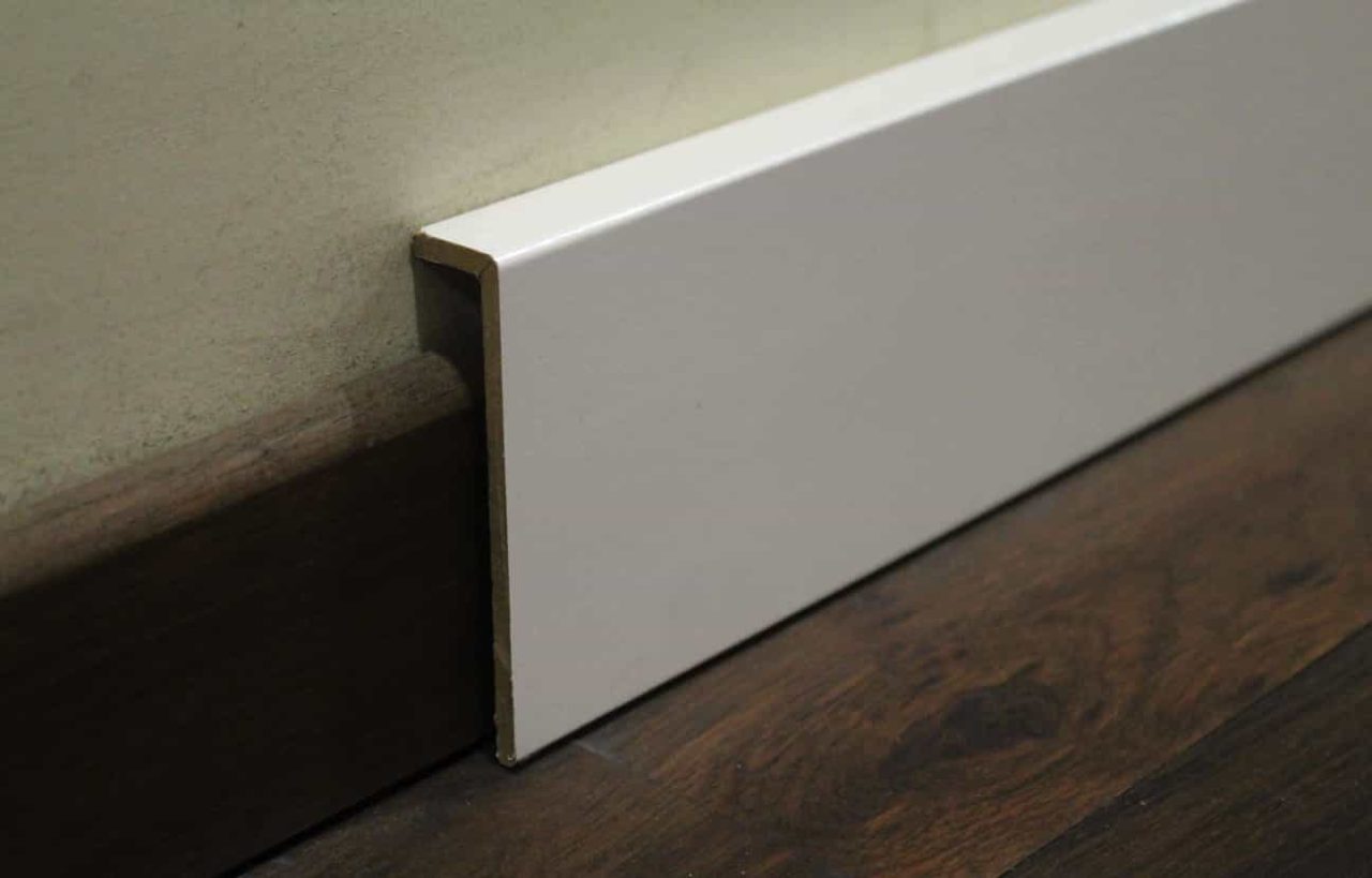 surplinthe blanche de rénovation 20 x 92 mm