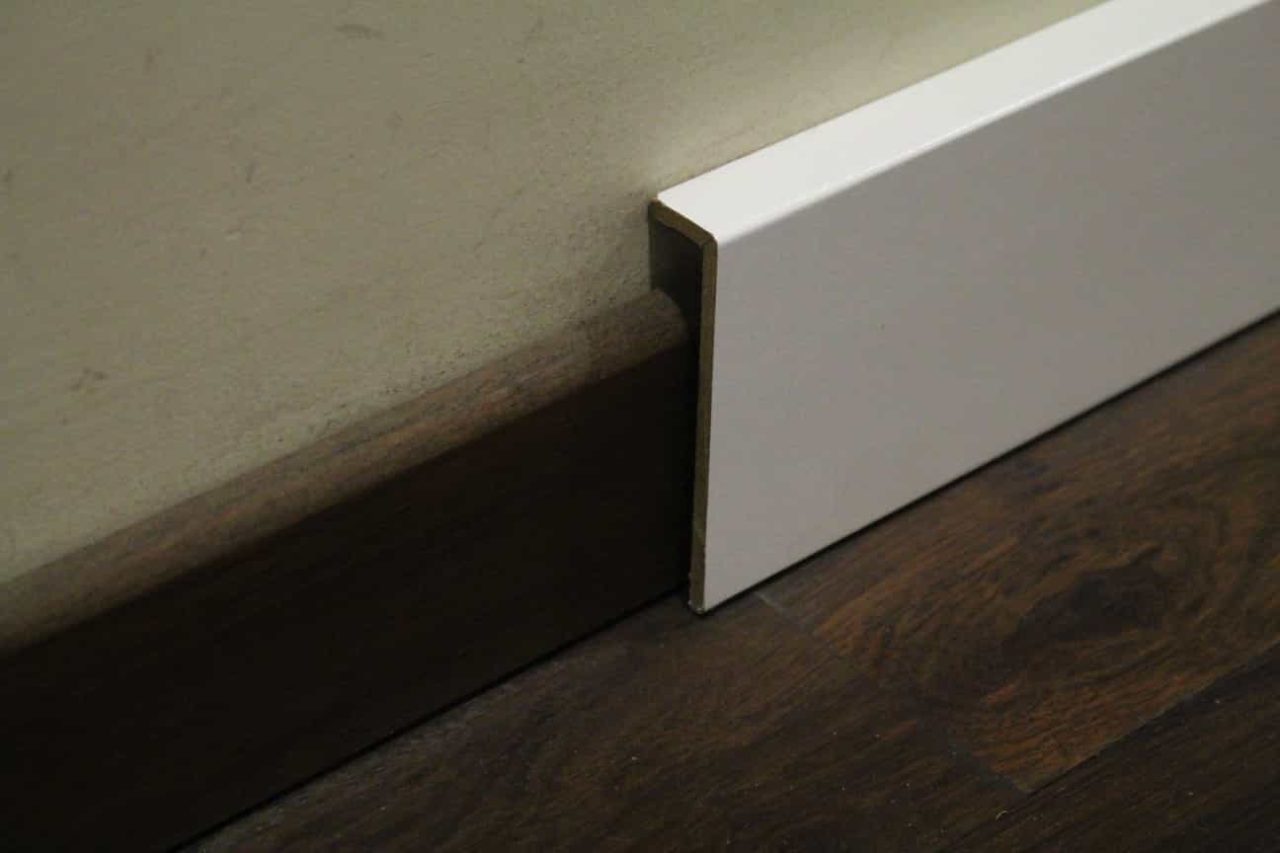 surplinthe blanche de rénovation 20 x 92 mm