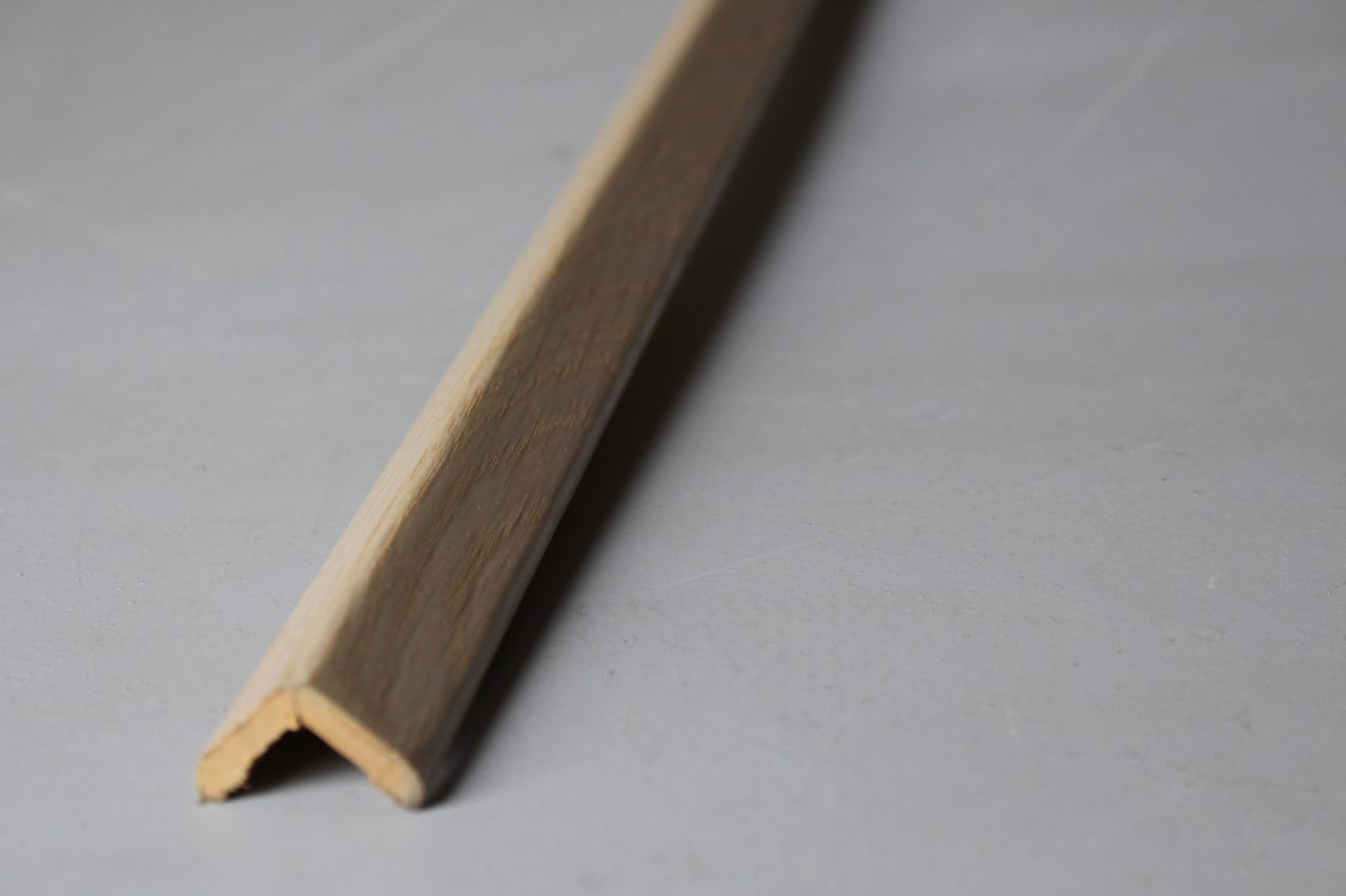 baguette d'angle chêne