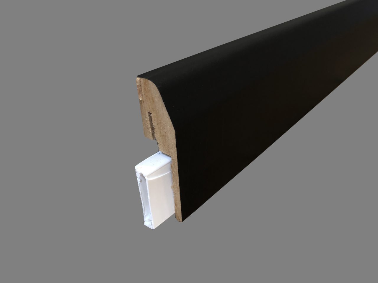 plinthe électrique noire clipsable
