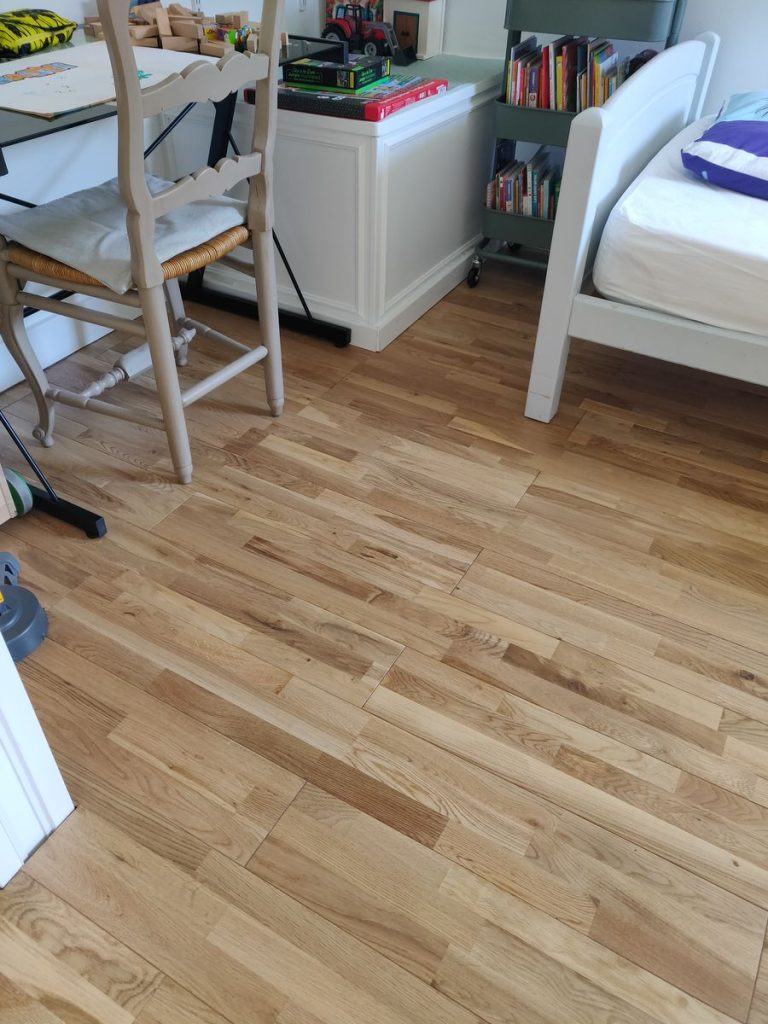 réalisation client parquet chene massif easiklip 3 frises sable