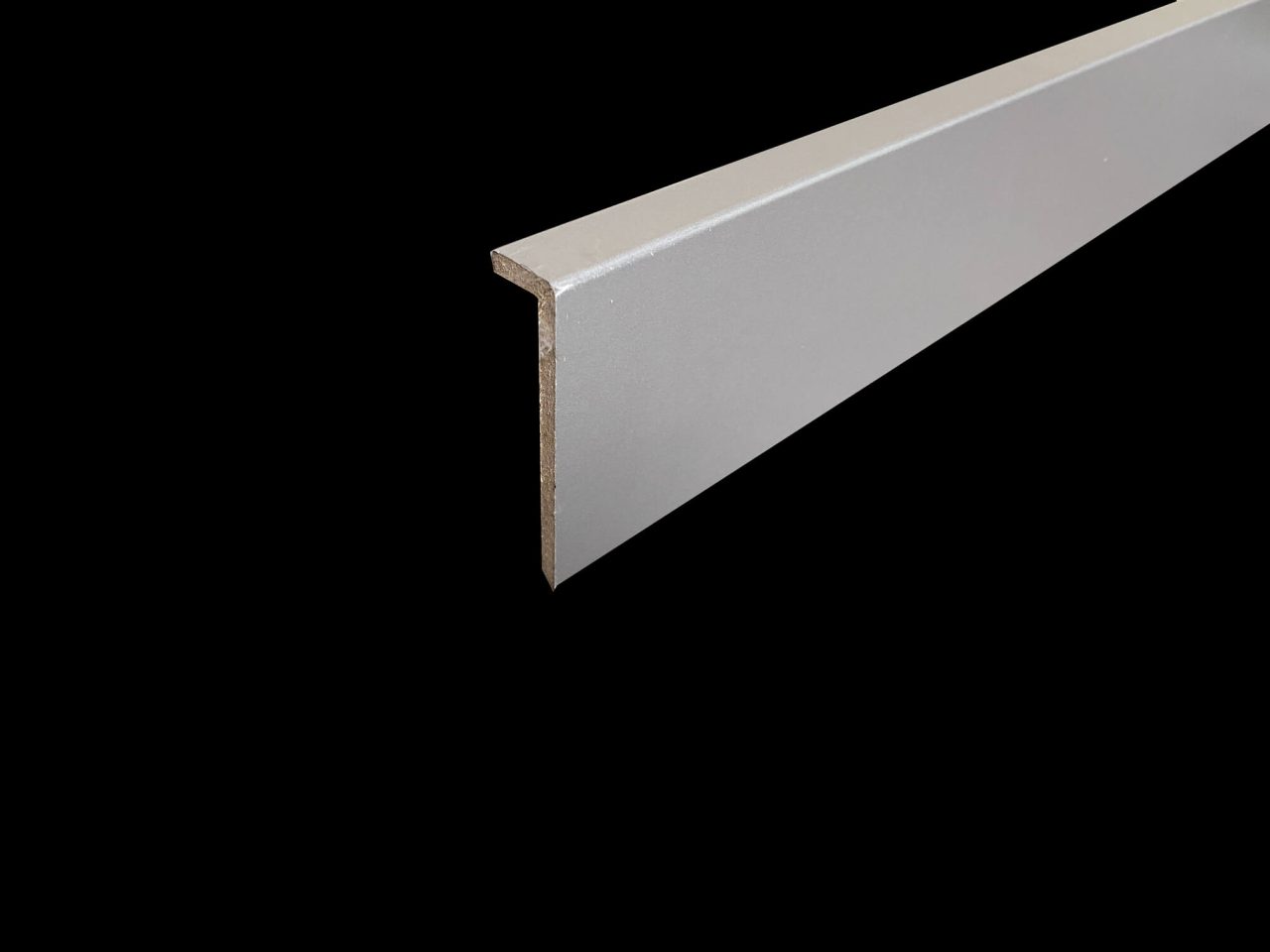 surplinthe grise décor aluminium