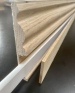 Plinthe électrique en chêne massif - Moulurée - 19 x 135 mm – Image 2