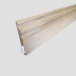 plinthe électrique chêne massif moulurée 19x135mm