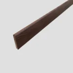 plinthe bois marron foncé