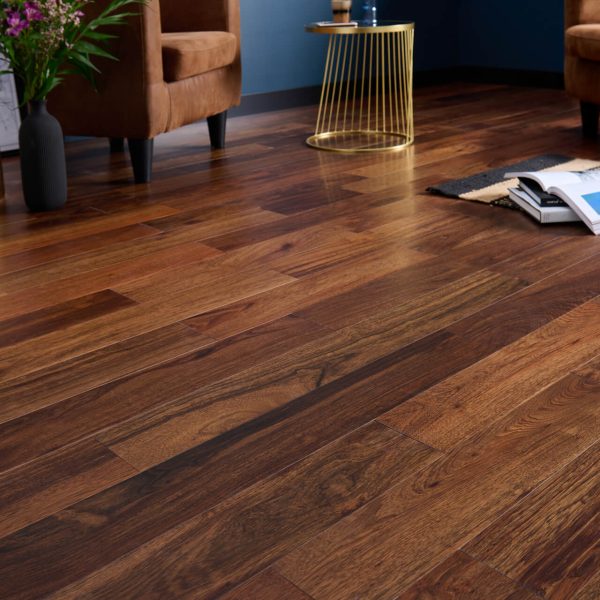 parquet massif noyer verni 18 x 120 mm