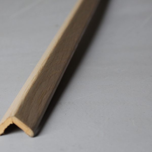 baguette d'angle chêne