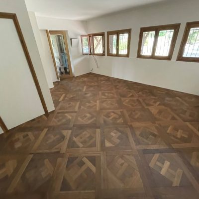 dalles versailles brune 2