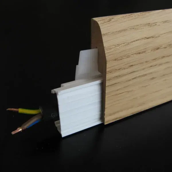 plinthe electrique placage chene