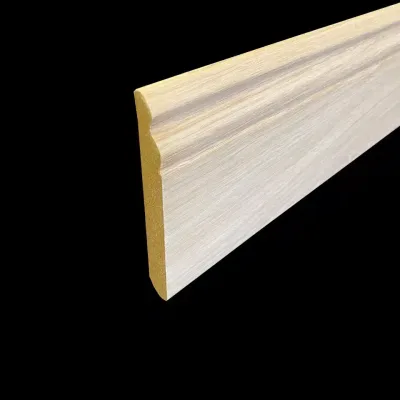 plinthe moulurée en placage chêne