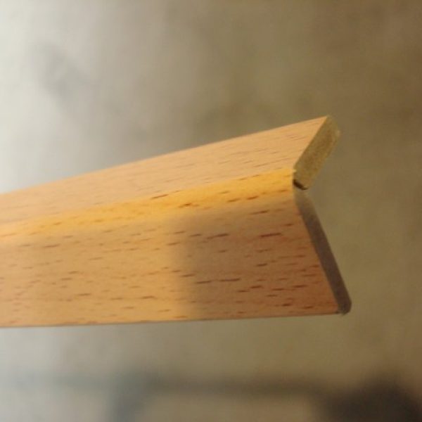 Baguette d'angle ajustable et variable imitation chêne